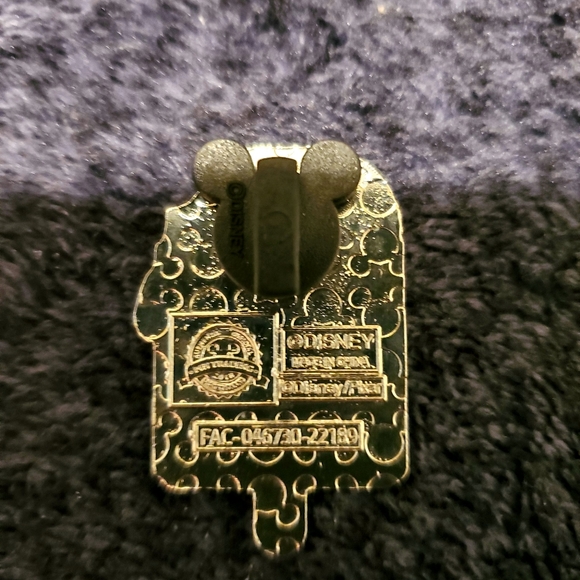 Disney Ice Cream Bar Mystery Popsicle Sulley Monsters Inc Pin Trading - Picture 2 of 2